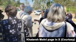 ممانعت نیروهای حکومتی جمهوری اسلامی از ورود خانواده های زندانیان سیاسی اعدام شده در دهه ۶۰ به خاوران