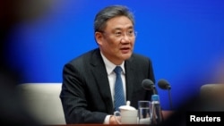 Одделот за трговија на САД рече дека средбата била дел од тековните напори за одржување на отворени линии на комуникација меѓу САД и Кина