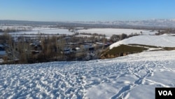 O'zbekistonda qishda nafaqat qishloq joylarda, balki shaharlarda ham tok uzilishi va gas bosimi kamayishi kundalik holatga aylangan. Mutasaddilarga ko'ra, mavjud tizimlar tobora oshib borayotgan talabni qondirishga qiynalmoqda.