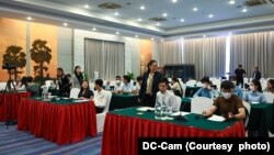 សកម្មភាពរបស់សិស្សវេជ្ជសាស្រ្តនៅក្នុងសិក្ខាសិលារបស់និស្សិតវេជ្ជសាស្រ្ត ក្នុងរាជធានីភ្នំពេញ កាលពីថ្ងៃទី២៩ ខែកក្កដា ឆ្នាំ២០២៣។ (DC-Cam)