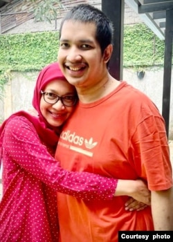 Dr. Adriana Soekandar Ginanjar, M.S., dan putranya, Atmarazka Ginanjar (dok. pribadi)