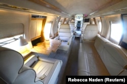 Jet pribadi yang sering digunakan sebagai fasilitas berlibur. (Foto: REUTERS/Rebecca Naden)