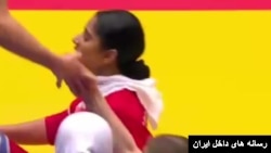 مشکلات بازیکنان ایران برای حفظ حجاب اجباری در حین مسابقه
