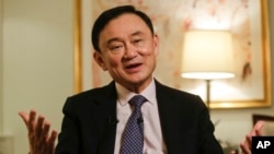 Mantan Perdana Menteri Thailand Thaksin Shinawatra saat sebuah wawancara di New York, 9 Maret 2016. (Foto: AP)