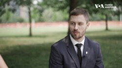 Боєць “Азову” розповідає у США про жахи російського полону. Відео 