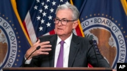 Ketua Bank Sentral AS, Fed, Jerome Powell berbicara dalma konferensi pers di Washington, pada 26 Juli 2023. (Foto: AP/Nathan Howard)