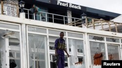 Askari ku sugan Hotel Pearl Beach.