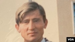 阿卜杜拉扎克·夏木希丁（Abdurazzak Shamseden），由祖拜拉．夏木希丁（Zubayra Shamseden）提供，拍摄日期不详。