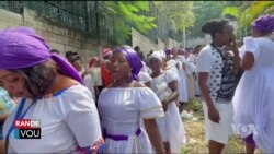 Vodouwizan Fèt Gede nan Simityè Pòtoprens la