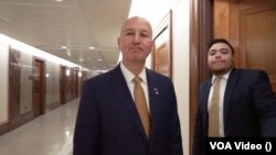 Сенатор-республіканець Піт Рікеттс під час інтерв'ю із Катериною Лісуновою