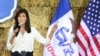 La candidata presidencial republicana de EEUU y ex embajadora ante la ONU, Nikki Haley, habla en el evento "Roast and Ride" organizado por la senadora Joni Ernst mientras hace campaña en Des Moines, Iowa, EEUU, el 3 de junio de 2023. REUTERS/Dave Kaup
