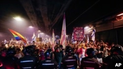 Israelis protest plans by Prime Minister Benjamin Netanyahu's government to overhaul the judicial system in Tel Aviv, Israel, on July 27, 2023.