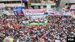 Leaders and supporters of the opposition Bangladesh National Party and its allies assemble in Dhaka, July 12, 2023, demanding the resignation of Prime Minister Sheikh Hasina and installation of a neutral caretaker government. (K.M. Nazmul Haque/VOA) 