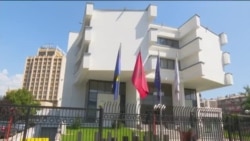 Serbia e shqetësuar për mundësinë e ndalimit të përdorimit të valutës së saj në Kosovë