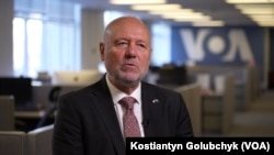 Під час свого перебування у Вашингтоні наприкінці минулого тижня міністр оборони Болгарії зустрівся із заступницею міністра оборони США Кетлін Хікс. Фото: Kostiantyn Golubchyk/VOA Ukrainian