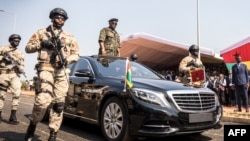 La censure de quatre radios et deux télévisions en mai est le dernier tour de vis imposé aux médias depuis que les militaires ont pris le pouvoir par la force en 2021.