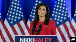 রিপাবলিকান প্রেসিডেন্ট পদপ্রার্থী প্রাক্তন জাতিসংঘের রাষ্ট্রদূত নিকি হেলি চার্লসটন সাউথ ক্যারোলাইনায় একটি সংবাদ সম্মেলনে বক্তব্য রাখছেন। ৬ মার্চ, ২০২৪। 
