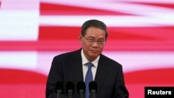 中国总理李强在北京举行的中国国际供应链促进博览会开幕式上讲话。（2023年11月28日）