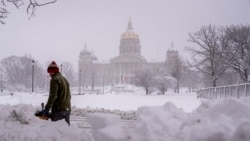 El clima invernal amenaza la tradición electoral de EEUU en Iowa y los caucus corren riesgo por una ola de tormentas árticas
