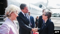 Tunisian Prime Minister Najla Bouden (R) welcoming European Commission head Ursula von der Leyen (L) and Dutch Prime Minister Mark Rutte (C) upon arrival in Tunis, June 23, 2023. (AFP photo / HO / Tunisian Government Press Service) 