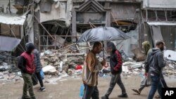 Продолжувањето на привремениот прекин на огнот беше преговарано од Катар и дојде на последниот ден од првобитното четиридневно примирје меѓу завојуваните страни