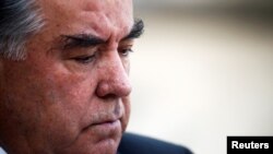 Tojikistonni 1992-yildan beri boshqarib kelayotgan Emomali Rahmon - sobiq ittifoqda eng uzoq davrdan beri hokimiyatda o'tirgan shaxs 