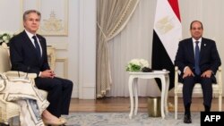 Le secrétaire d'Etat américain Antony Blinken et le président égyptien Abdel Fattah al-Sissi au Caire.