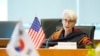 Wakil Menteri Luar Negeri AS Wendy Sherman dalam pertemuan denganWakil Menteri Luar Negeri Pertama Korea Selatan Cho Hyundong, di Kedutaan Besar Korea Selatan untuk Jepang, Selasa, 25 Oktober 2022. (AP/Hiro Komae)
