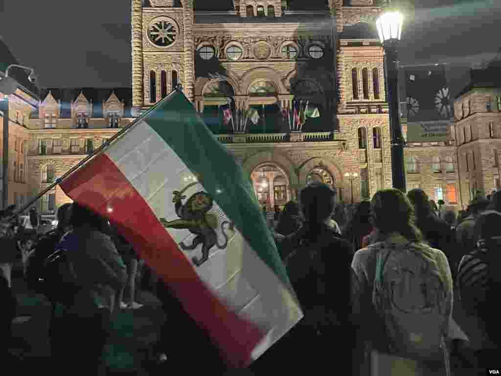 تجمع ۶ اکتبر مقابل دانشگاه تورنتو در همبستگی با مردم معترض داخل کشور