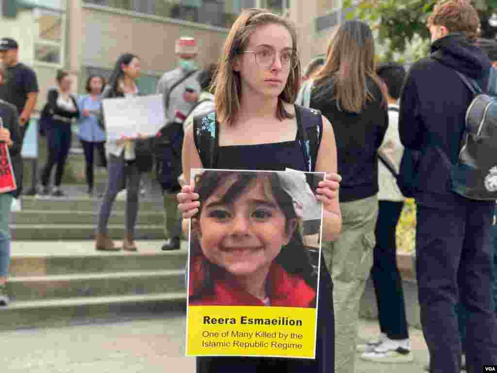 تجمع ۶ اکتبر مقابل دانشگاه تورنتو در همبستگی با مردم معترض داخل کشور