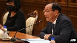 Menlu Kamboja Prak Sokhonn menjadi tuan rumah pertemuan para menteri luar negeri ASEAN dan mitra ASEAN di Phnom Penh (foto: dok). 