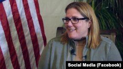 د افغانستان لپاره د امریکا متحده ایالاتو سفارت نوې ټاکل شوې شارژدافیره کرن ډیکر