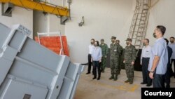 台湾总统蔡英文2022年8月23日在新北市视察一个军事基地。（台湾总统府照片）