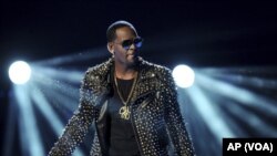 R. Kelly Zai Koma Kotun Don Zarginsa Da Yin Magudi A Shari’arsa Ta 2008