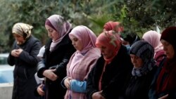 Wanawake wakipalestina wasali kwenye uwa wa mskiti wa al-Aqsa, Mji wa Kale wa Jerusalem