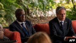 US Secretary of State Antony Blinken meets with members of civil society in eastern Congo, including Panzi Hospital and Foundation Founder Dr. Dennis Mukwege (L), at the US Ambassador's Residence in Kinshasa, Aug. 10, 2022. (Photo Andrew Harnik/pool/ AFP)