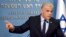 Perdana Menteri Israel Yair Lapid memberikan konferensi pers di kantornya di Yerusalem, 24 Agustus 2022. 