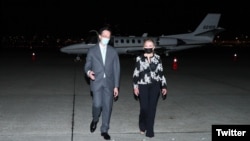 U. S. Senator Marsha Blackburn walks with an unidentified official after arriving in Taipei, Taiwan, Aug 25. 2022. (Source - Twitter @MarshaBlackburn)