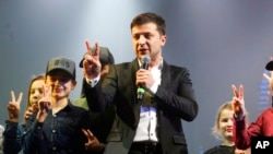 زلنسکی یک هنرپیشه کمدی بود که در فرایندی شگفت به قدرت رسید و در جریانی شگفت‌تر، به رهبر جنگ ملی علیه نیروی اشغالگر تبدیل شد.