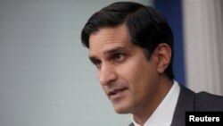 Представник Білого дому припустив можливість посилення санкційного режиму проти Росії, а також сторін, які допомагають Росії оминати санкції. Фото: Заступник радника з національної безпеки США Даліп Сінгх, Reuters