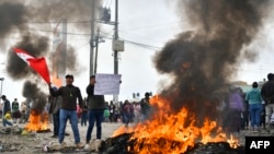Seguidores del expresidente Pedro Castillo han arreciado las protestas en diferentes regiones de Perú en las últimas horas, en una escalada de violencia que mantiene en alerta al país y a los organismos internacionales. (Foto VOA)