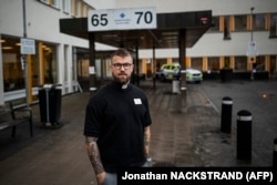 Oskar Arngarden, seorang pendeta Gereja Lutheran Swedia berusia 38 tahun, di Rumah Sakit Universitas Uppsala pada 30 Desember 2022, di Uppsala, Swedia. (Foto: AFP/Jonathan NACKSTRAND)