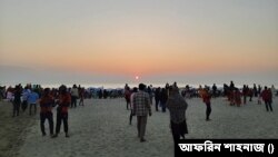 ডিসেম্বর মাসে কক্সবাজারে পর্যটকদের উপচে পড়া ভীড় দেখা যায়।