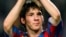 El jugador argentino de Barcelona Leo Messi saluda a la multitud después de marcar un gol contra el Panathinaikos durante su partido de fútbol del grupo C de la Liga de Campeones en el estadio Nou Camp de Barcelona, España, el 2 de noviembre de 2005. Foto: Reuters