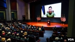 Се чини дека нема голема промена во нивниот начин на размислување без разлика колку злосторства има направено Русија, вели Јарина Холод, украинска средношколка во Вашингтон