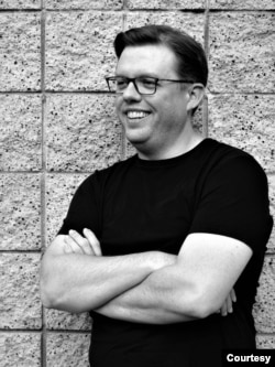 位于美国的经济学家、现为智库New Kite Data Labs的创办人克里斯·鲍尔丁（Christopher Balding）