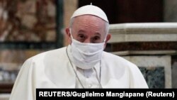 Papa Franja poglavar Rimokatoličke crkve (Foto: REUTERS/Guglielmo Mangiapane)