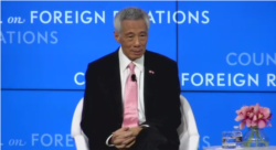 新加坡总理李显龙(Lee Hsien Loong)3月30日到美国智库外交关系协会参与会谈。(视频截图)