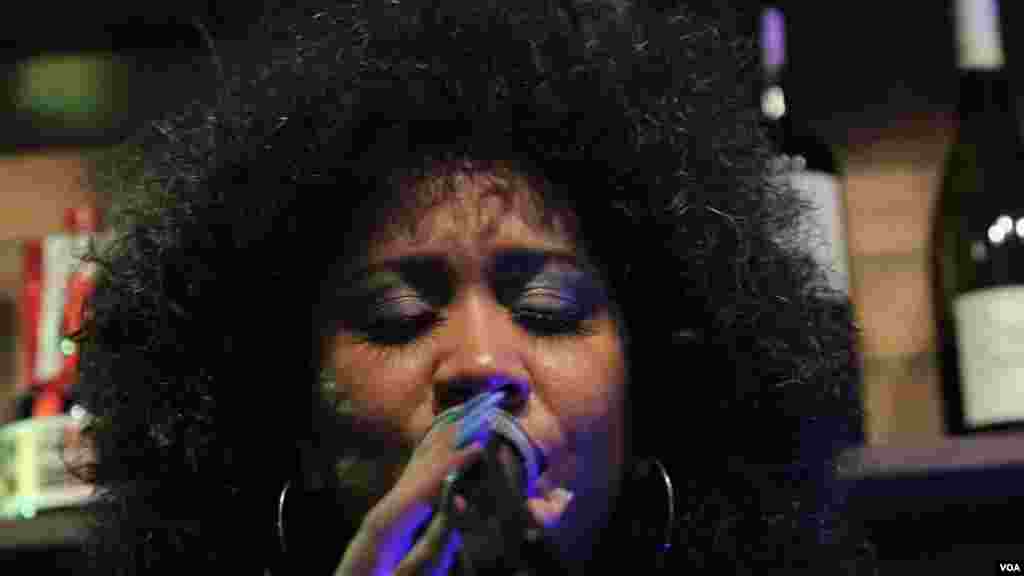 En su repertorio nunca falta &ldquo;Respect&rdquo; de Aretha Franklin.