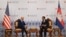 រូបឯកសារ៖ លោក Joe Biden ប្រធានាធិបតីសហរដ្ឋអាមេរិក និងលោក ហ៊ុន សែន នាយករដ្ឋមន្ត្រីកម្ពុជា ក្នុងជំនួបទ្វេភាគី ក្នុងអំឡុងកិច្ចប្រជុំកំពូលអាស៊ាន នៅរាជធានីភ្នំពេញ ថ្ងៃទី ១២ ខែវិច្ឆិកា ឆ្នាំ ២០២២។